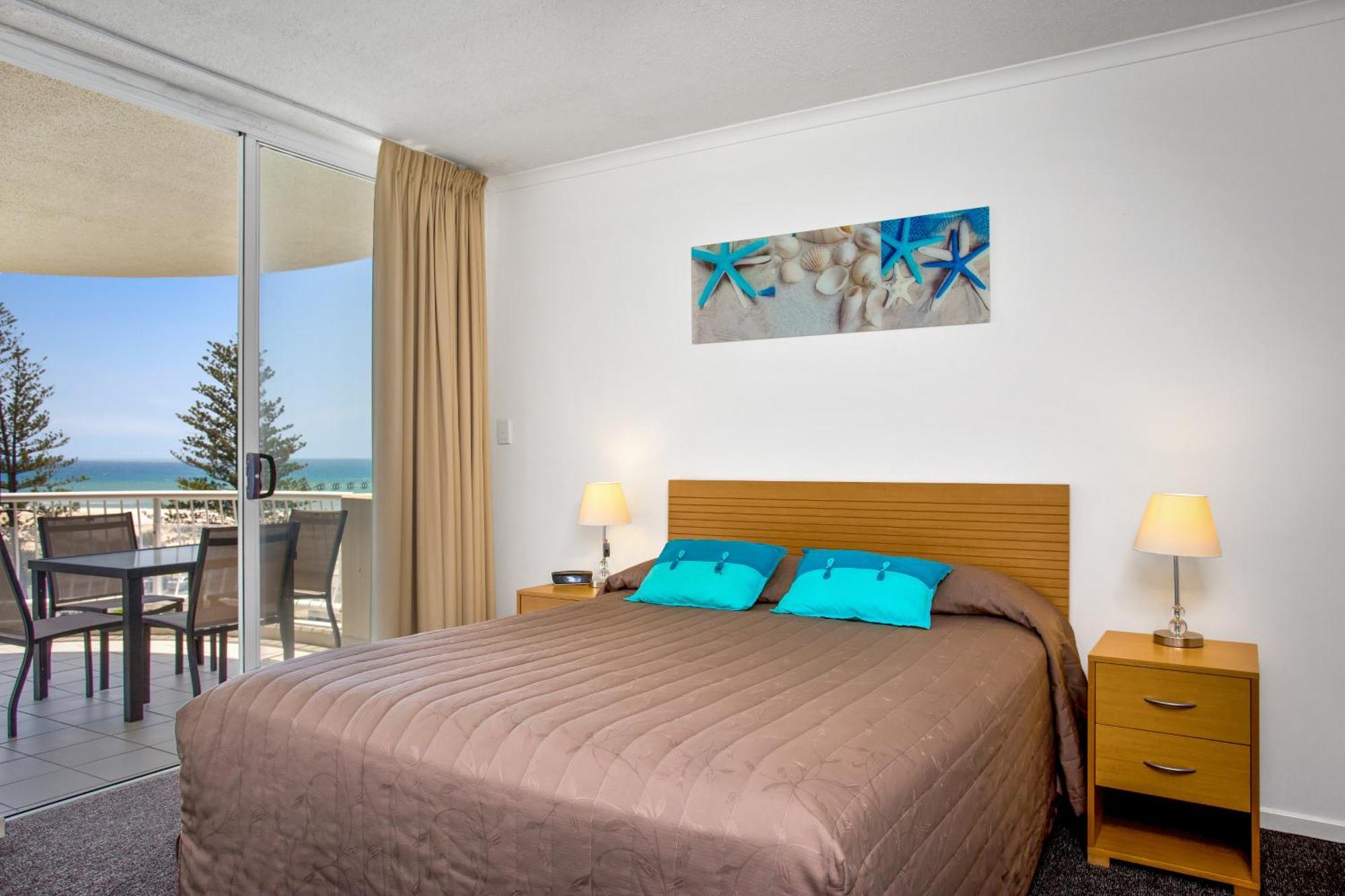 Kirra 4* Gold Coast