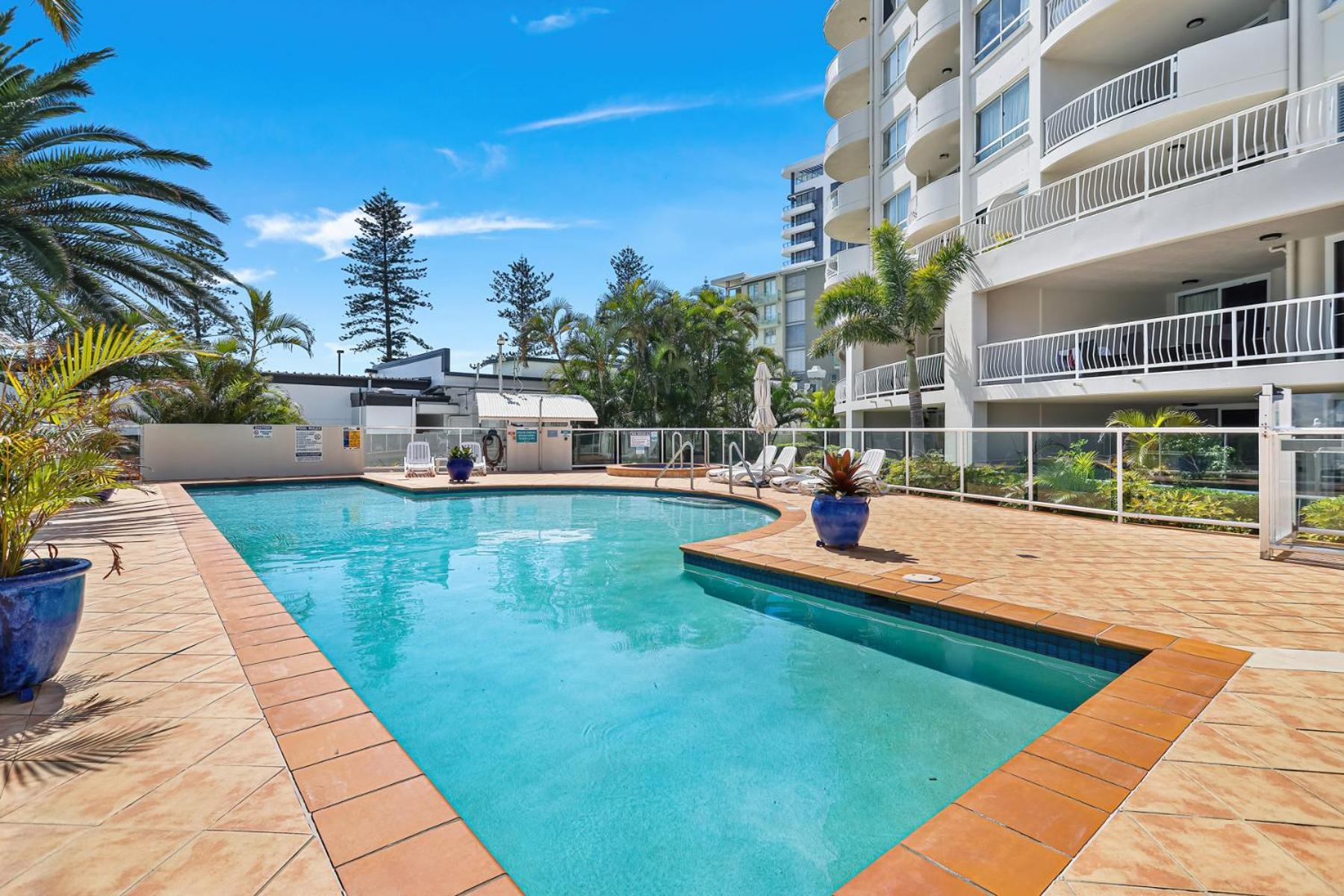 Kirra 4*